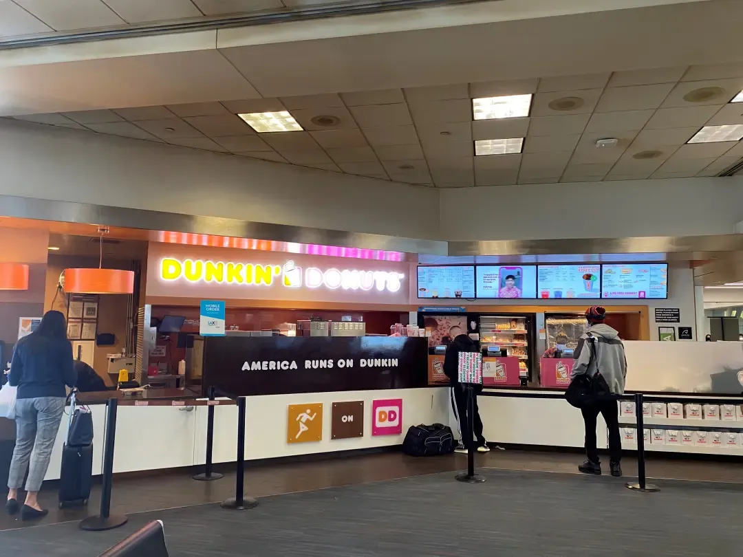 Dunkin' - Gate 45