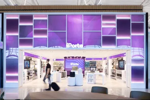 iPorte storefront at Terminal 8