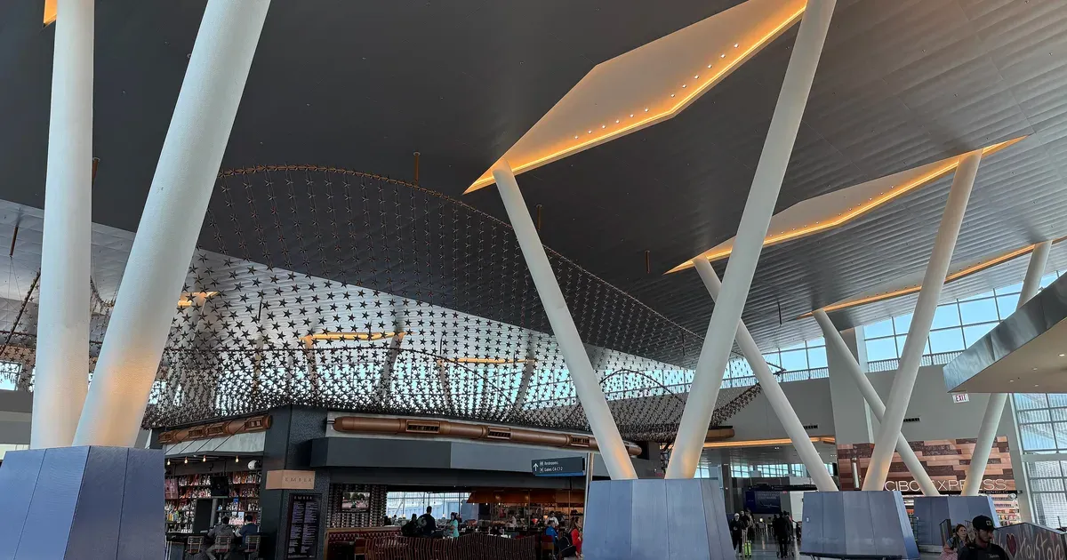 Labor Day Weekend: Which Airports Pay a Weekend Penalty