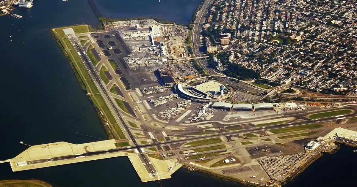 LaGuardia's Worst TSA Hour Is Sunday at 2 PM: 49 Min