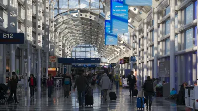 ORD vs LAX in Peak Season: 28 Quiet Hours Against 10