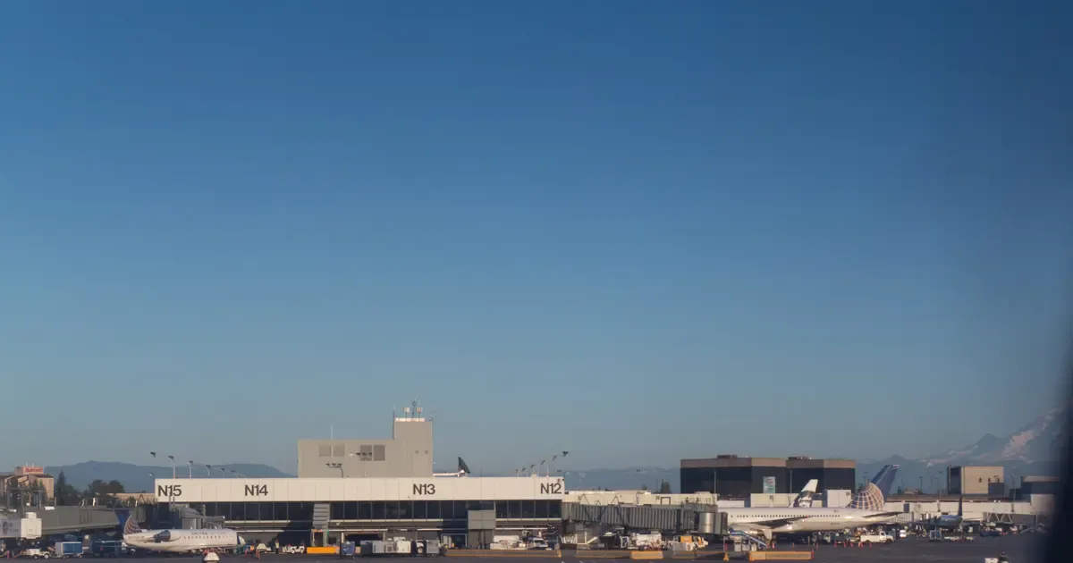 Seattle's Customs Peak Is Friday, Not Sunday: 52 Minutes