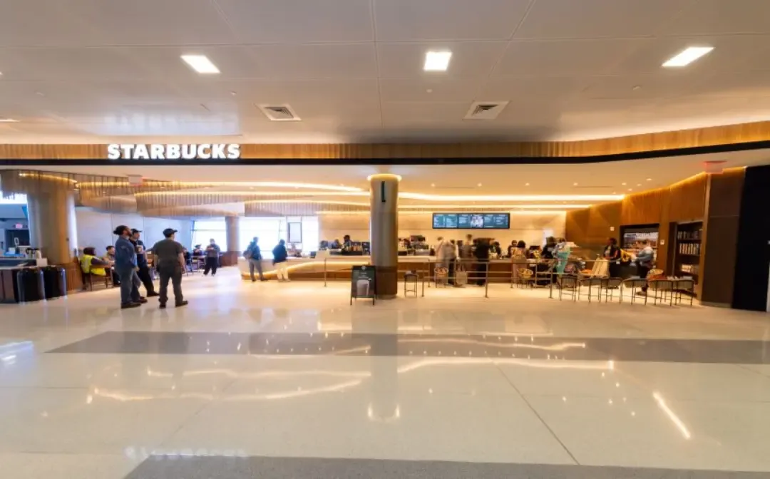 Starbucks (near Gate 10)
